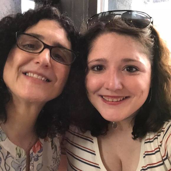 Meet your Posher, Amanda - Picture 1 of 1